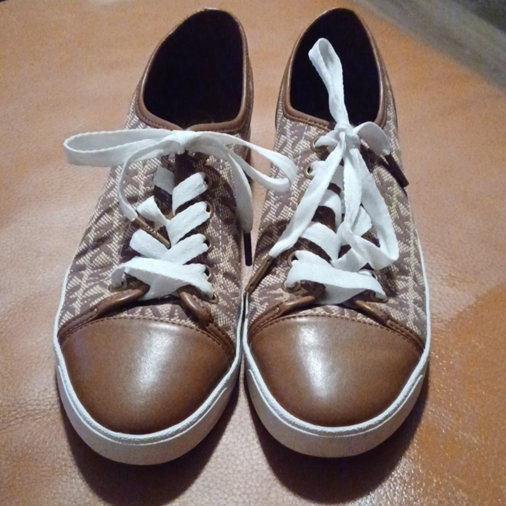> Michael Kors Tan and Brown Monogram Sneakers